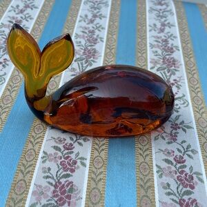 Vintage Pilgrim Glass amber whale paperweight. Hand-blown art glass figurine.